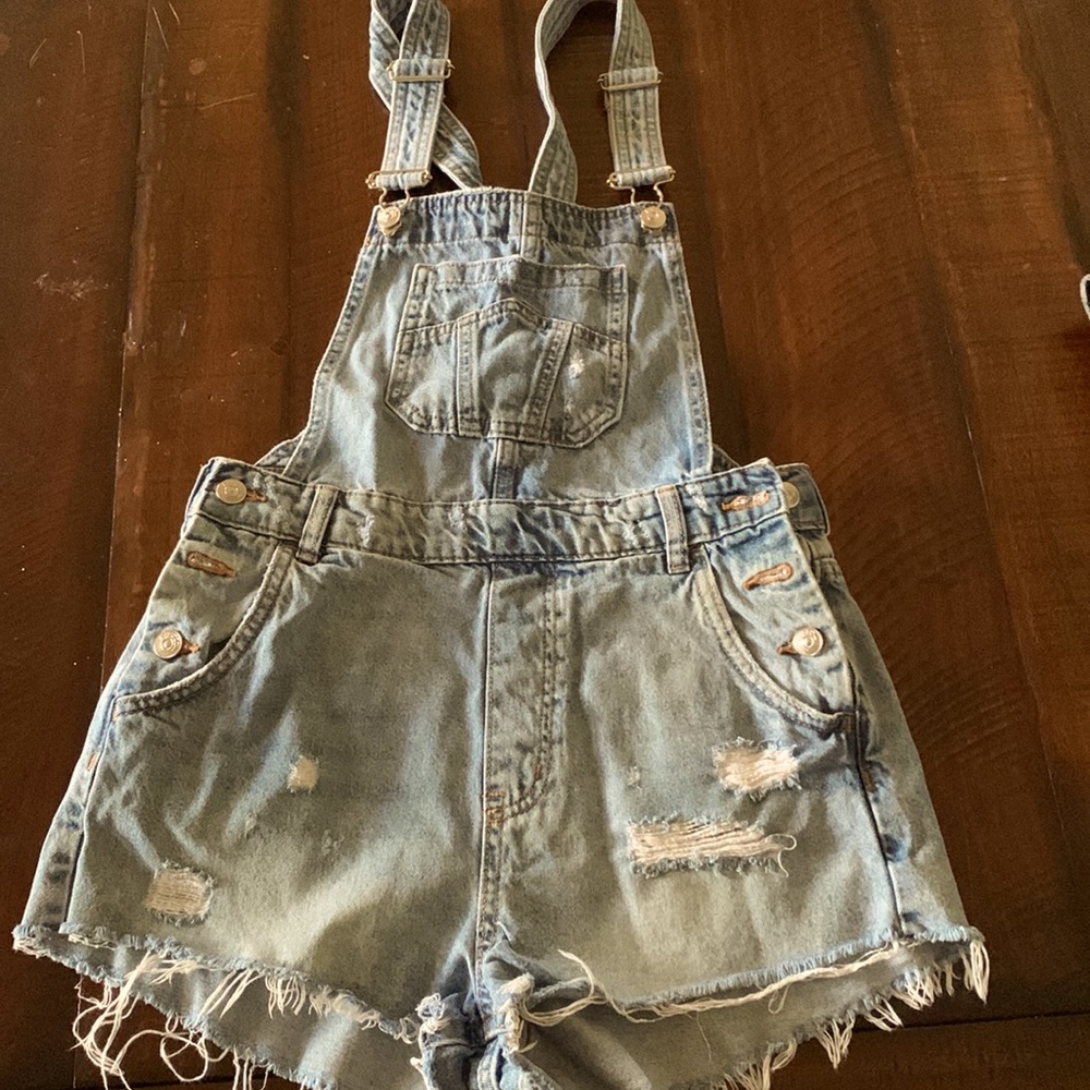 Women’s denim overalls shorts, size 8